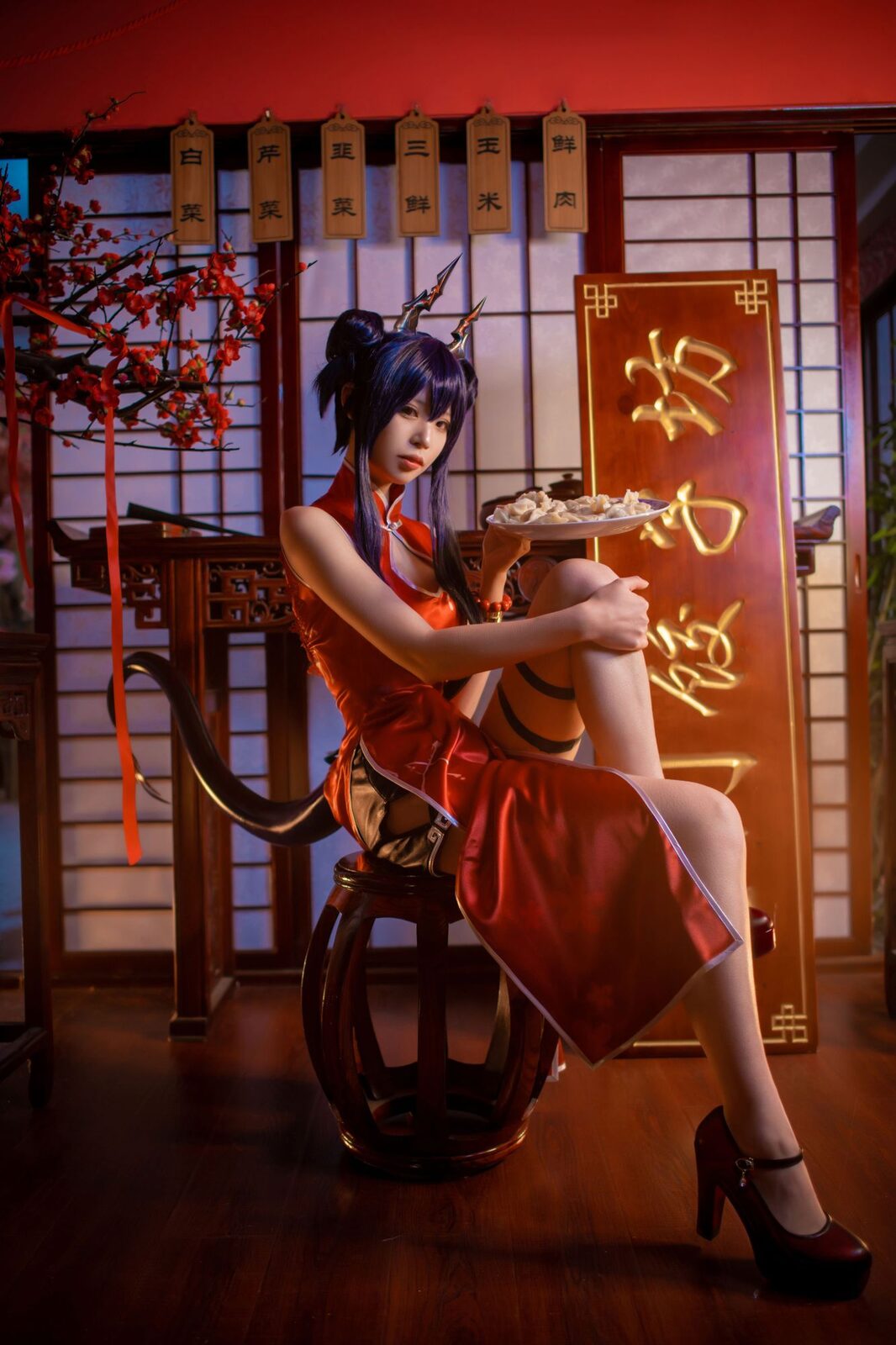 明日方舟 岁红霞 陈cos - 爱老师_PhD cosplay 第4张