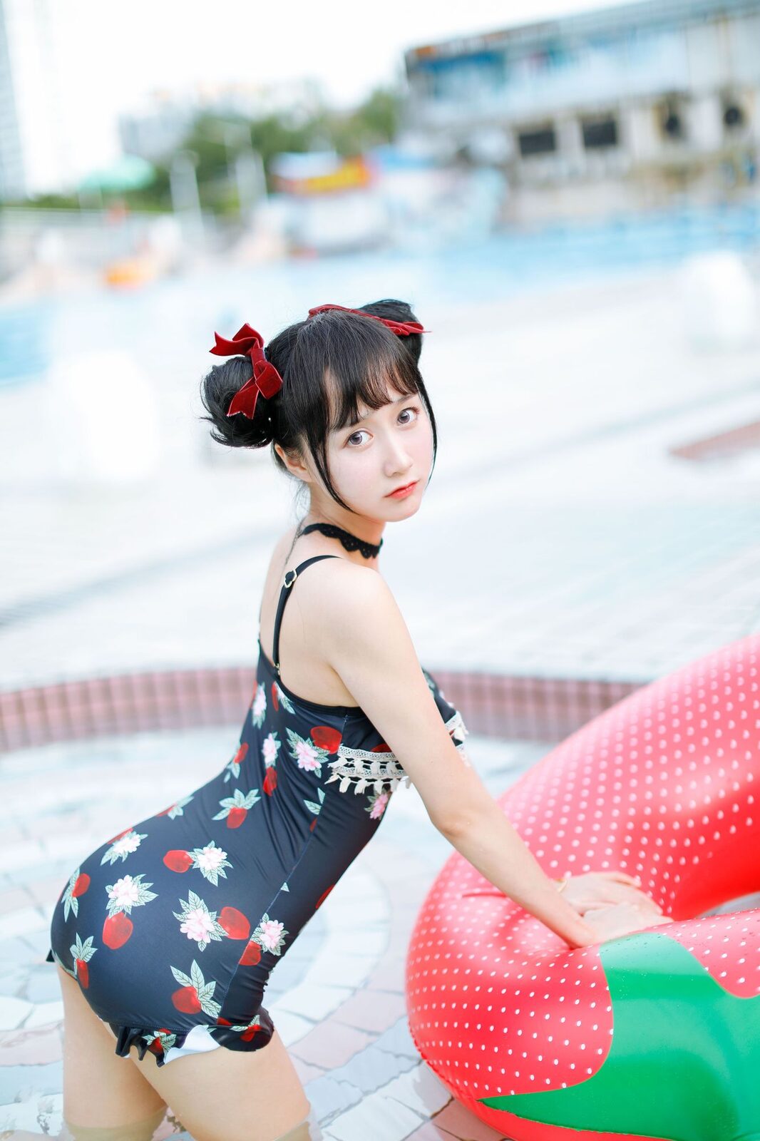草莓泳衣 - 木棉棉OwO cosplay 第1张