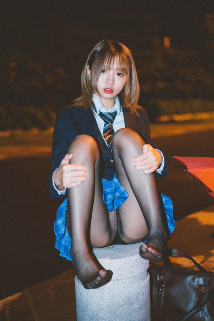 柒柒要乖哦 No.019 深夜公园JK（35P）-图友