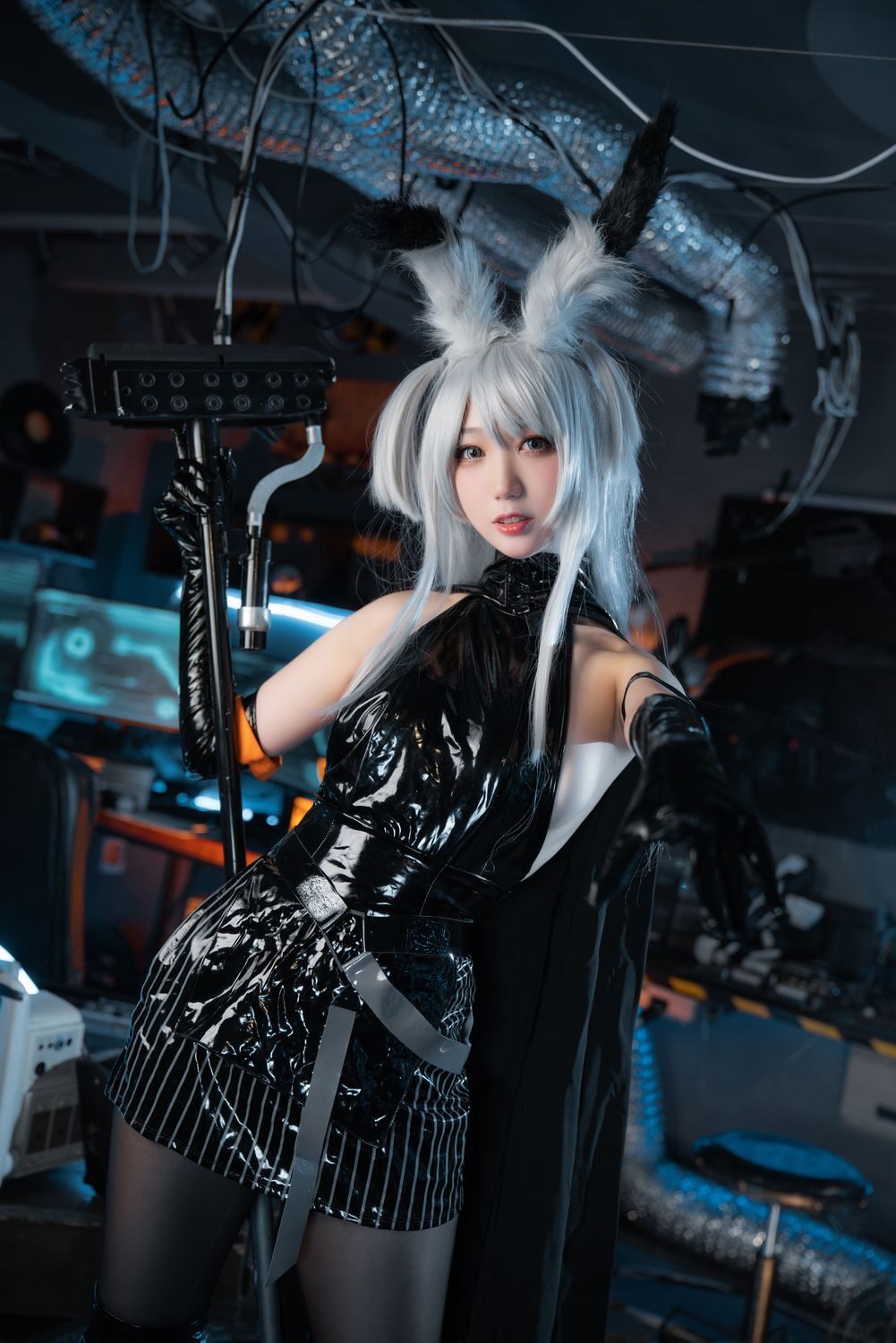 暴行精二 - 周叽是可爱兔兔 cosplay 第1张