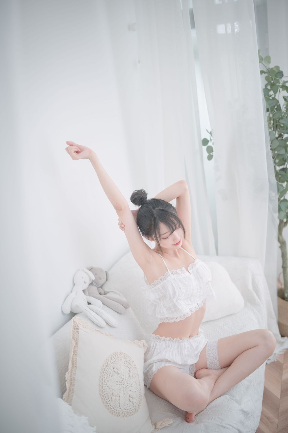 白色睡衣 - 周叽是可爱兔兔 cosplay 第5张